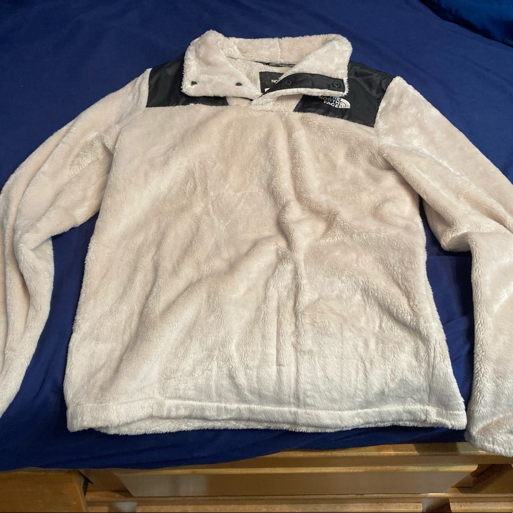 North face fuzzy cream/ white pullover with snaps.